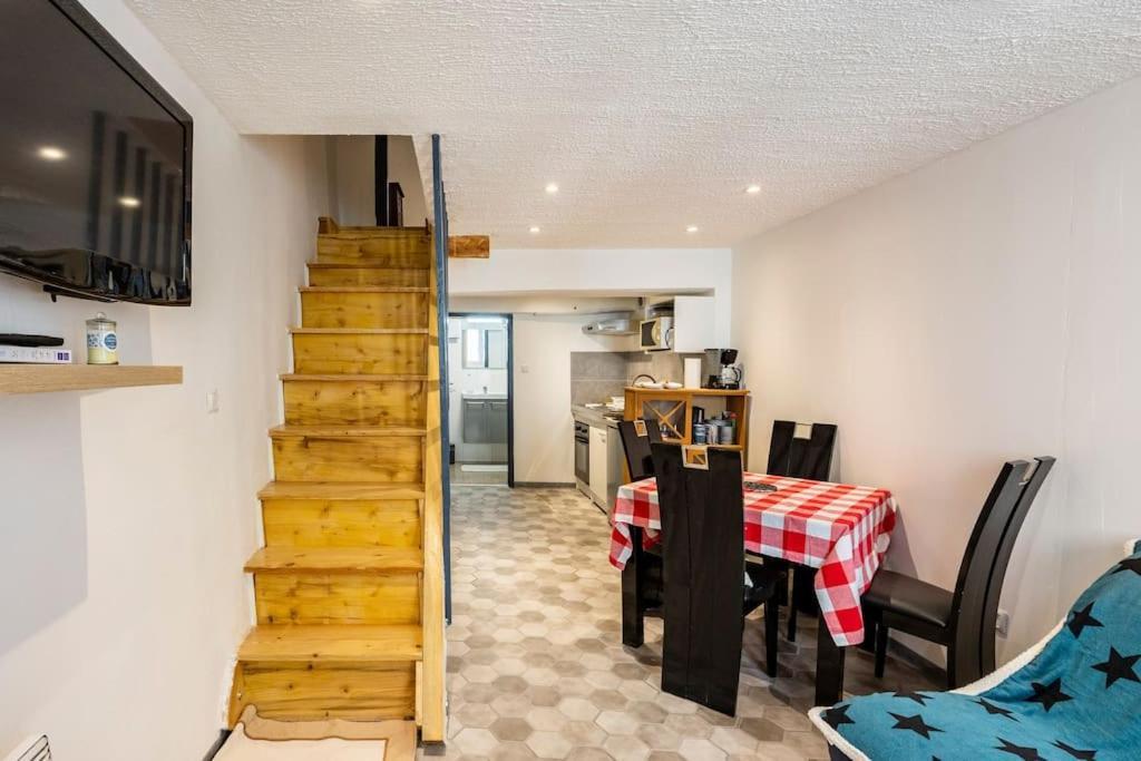 Maison Atypique Dans Circulade Bram Εξωτερικό φωτογραφία